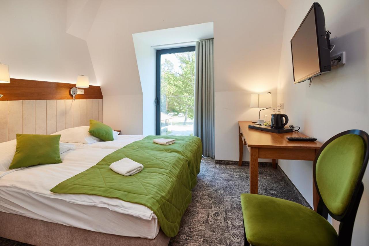 Debowy Dwor Hotel Ruda Rozaniecka ห้อง รูปภาพ