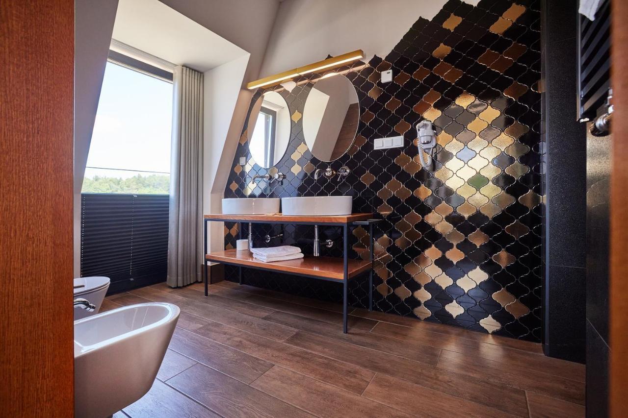 Debowy Dwor Hotel Ruda Rozaniecka ภายนอก รูปภาพ