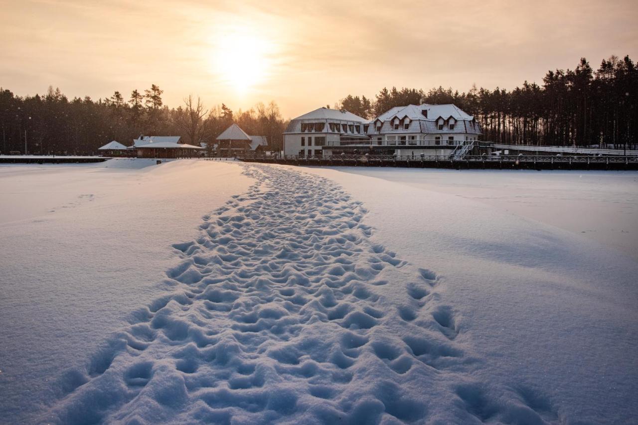 Debowy Dwor Hotel Ruda Rozaniecka ภายนอก รูปภาพ