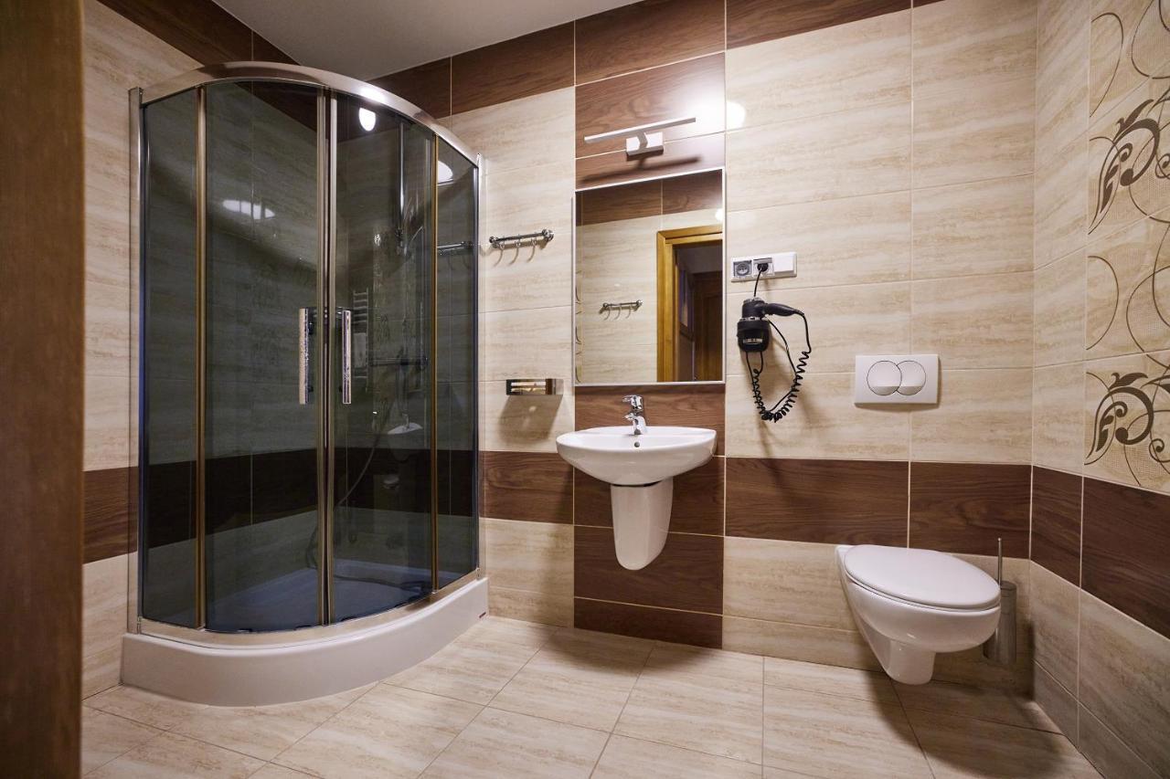 Debowy Dwor Hotel Ruda Rozaniecka ห้อง รูปภาพ