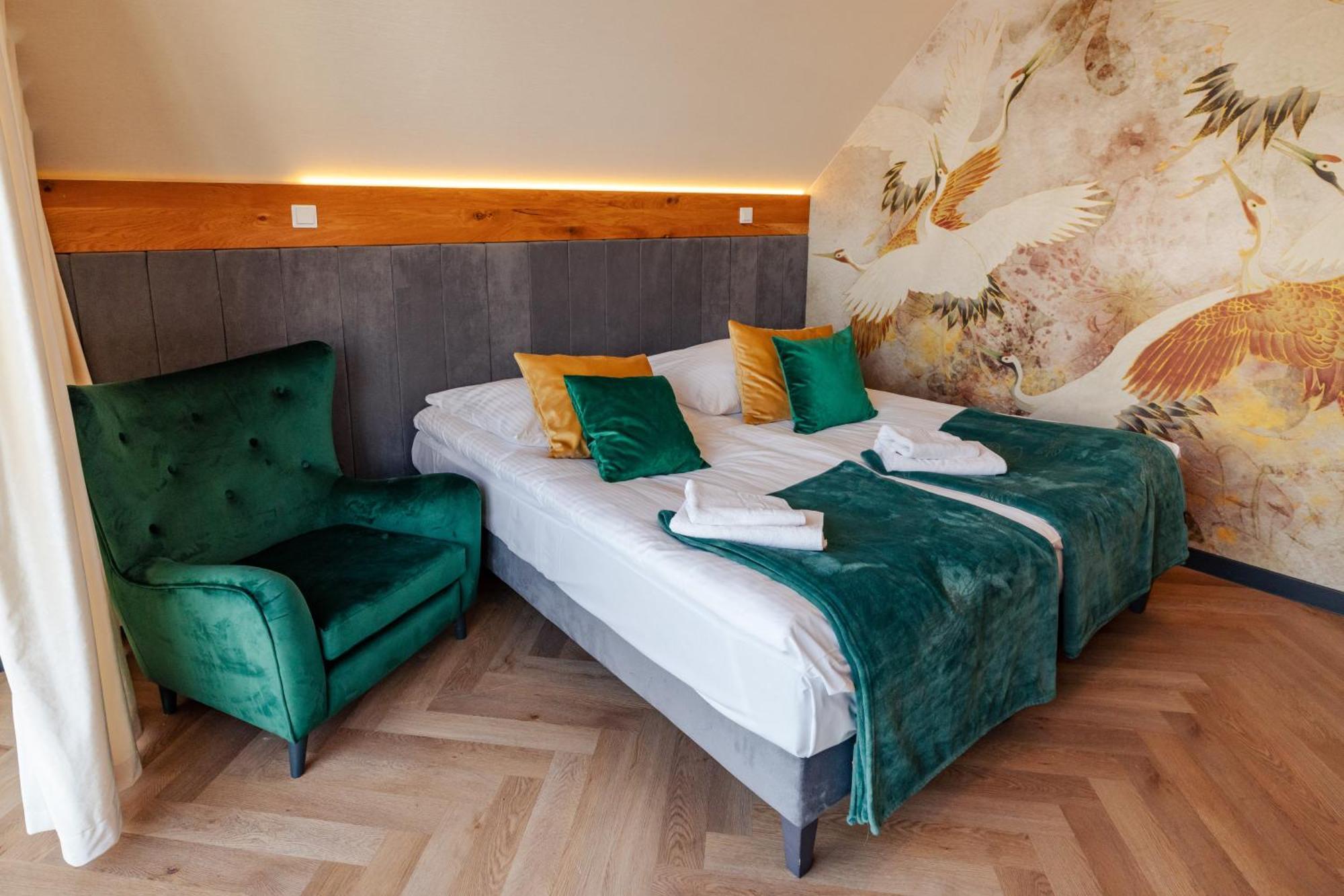 Debowy Dwor Hotel Ruda Rozaniecka ภายนอก รูปภาพ