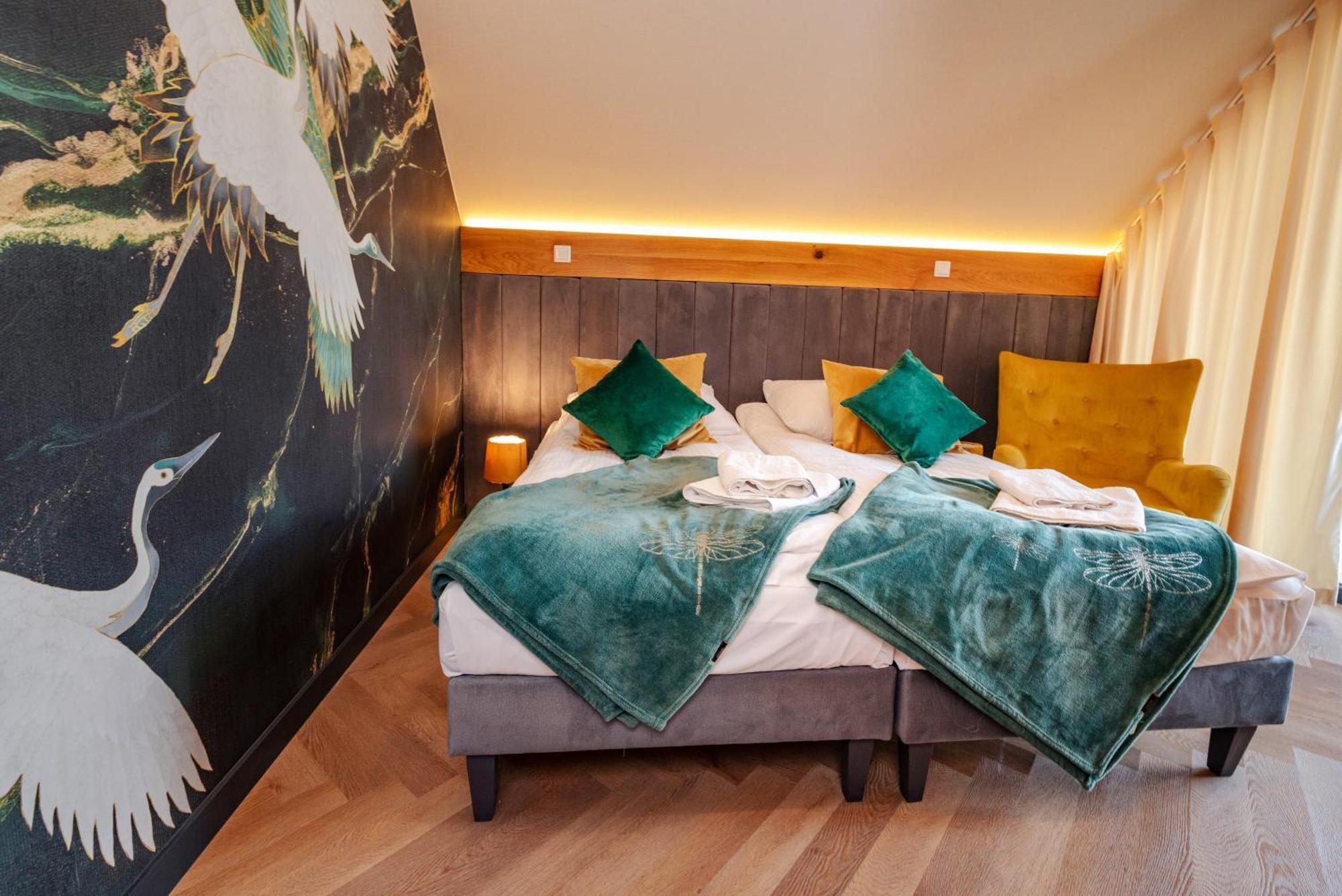 Debowy Dwor Hotel Ruda Rozaniecka ภายนอก รูปภาพ
