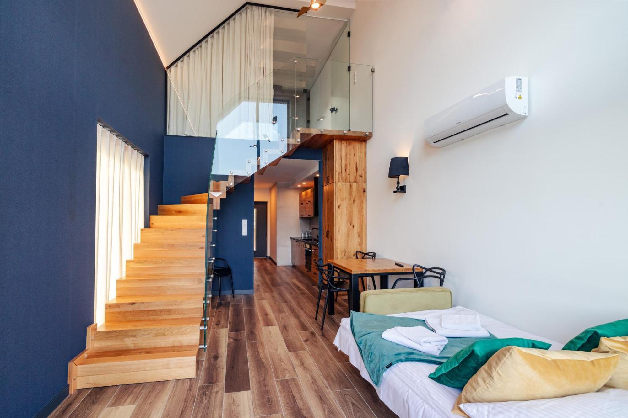 Debowy Dwor Hotel Ruda Rozaniecka ภายนอก รูปภาพ